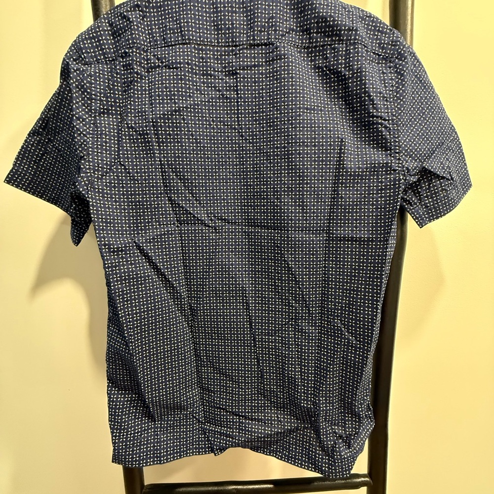Banana Republic Navy and White Patterned Men's Shirt - Picture 8 of 8
